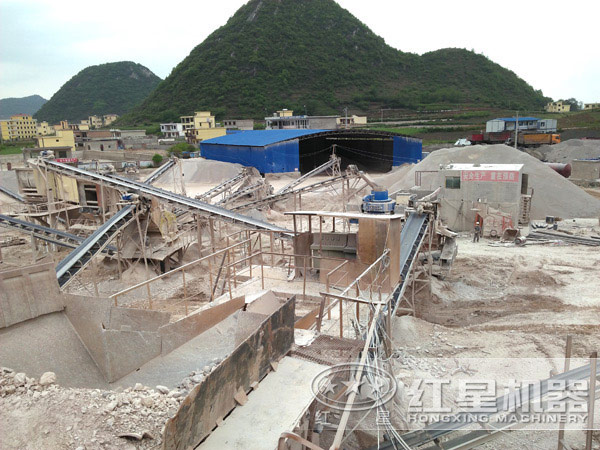 沖擊式破碎機(jī)現(xiàn)場圖