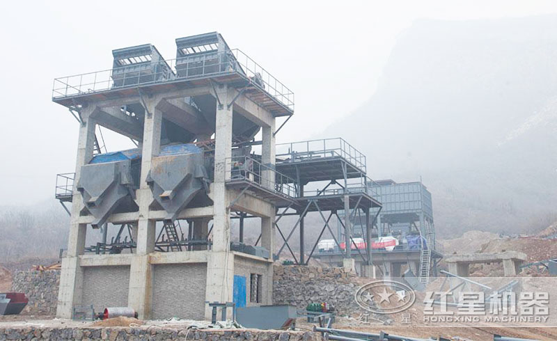 塔樓制砂機(jī)作業(yè)現(xiàn)場 塔樓制砂機(jī)作業(yè)現(xiàn)場