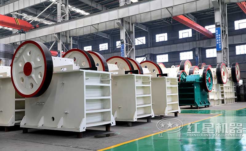 煤矸石顎式破碎機(jī)車(chē)間實(shí)拍圖 煤矸石顎式破碎機(jī)車(chē)間實(shí)拍圖