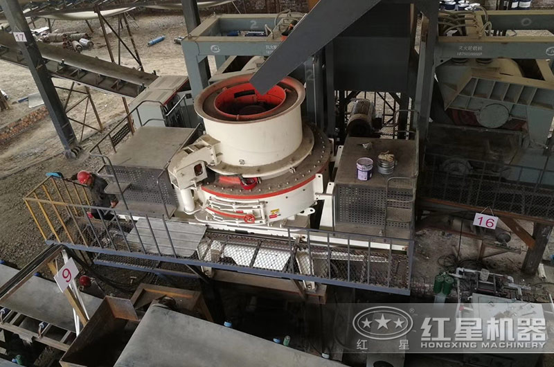沖擊式制砂機(jī)作業(yè)現(xiàn)場 沖擊式制砂機(jī)作業(yè)現(xiàn)場