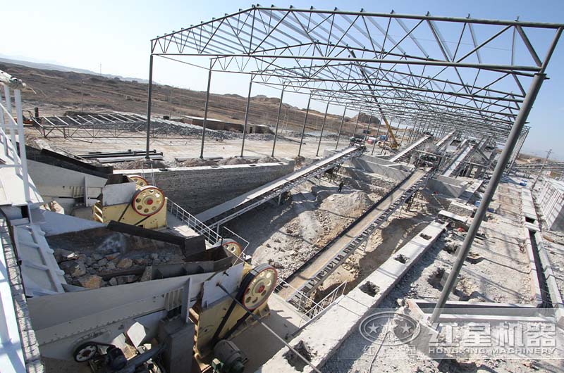 大型石子破碎機生產(chǎn)線現(xiàn)場 大型石子破碎機生產(chǎn)線現(xiàn)場