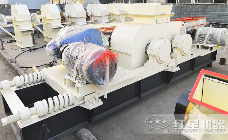 對輥破碎機現(xiàn)場實拍