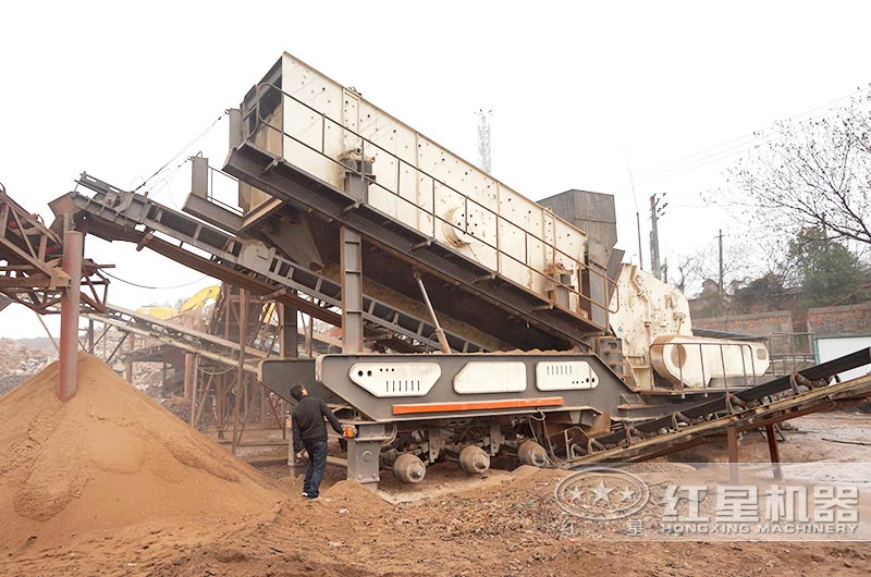 石頭廢料作業(yè)現(xiàn)場(chǎng) 石頭廢料作業(yè)現(xiàn)場(chǎng)