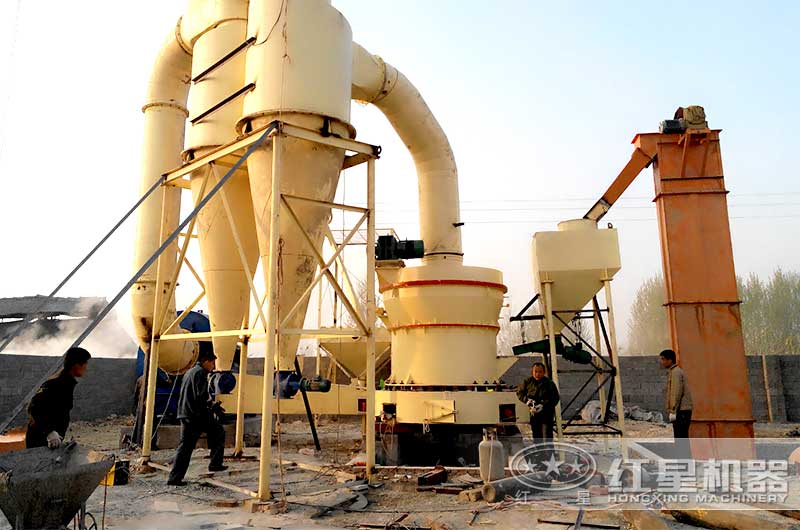 打石粉機(jī)器工作現(xiàn)場(chǎng)