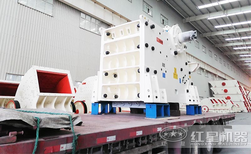 新型碎石機(jī)發(fā)貨現(xiàn)場(chǎng) 新型碎石機(jī)發(fā)貨現(xiàn)場(chǎng)