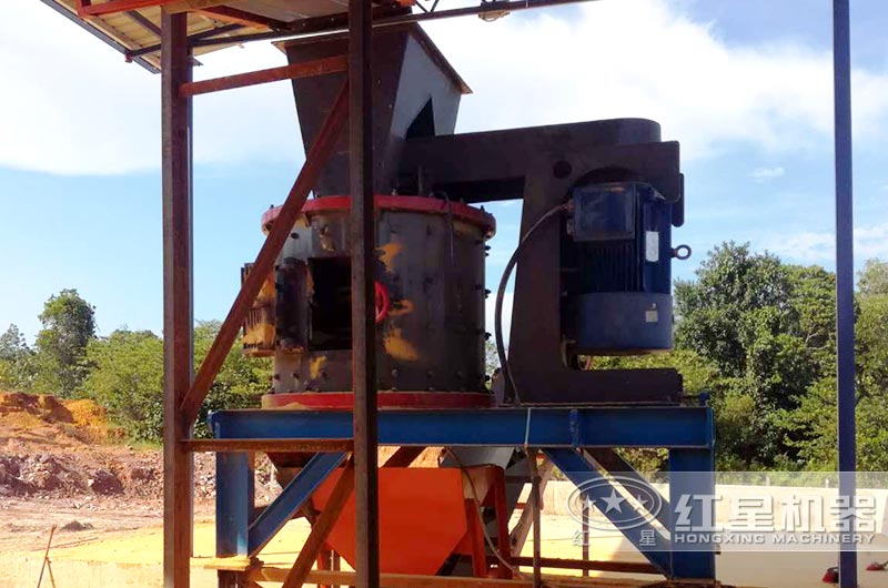 立式板錘制砂機(jī)作業(yè)現(xiàn)場(chǎng) 立式板錘制砂機(jī)作業(yè)現(xiàn)場(chǎng)