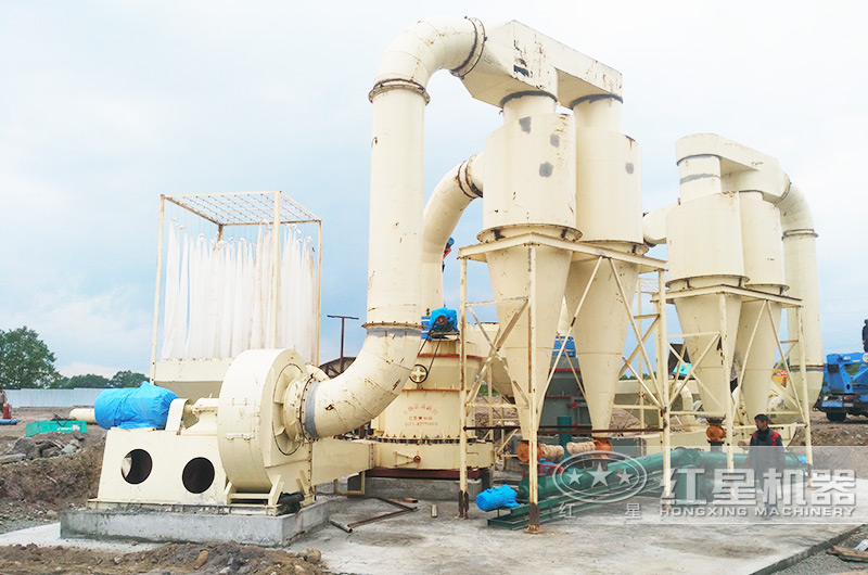 石英石磨粉生產(chǎn)現(xiàn)場實(shí)拍 石英石磨粉生產(chǎn)現(xiàn)場實(shí)拍