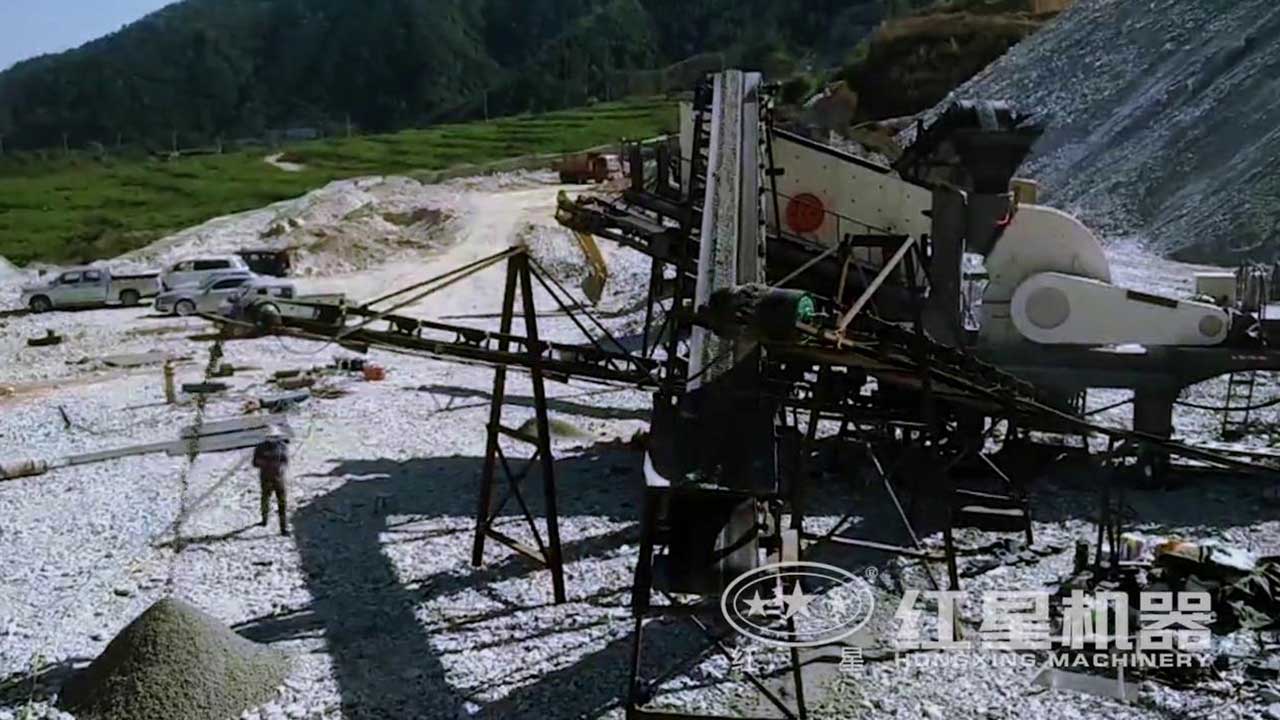 移動(dòng)式重錘破碎機(jī)現(xiàn)場(chǎng)作業(yè)視頻