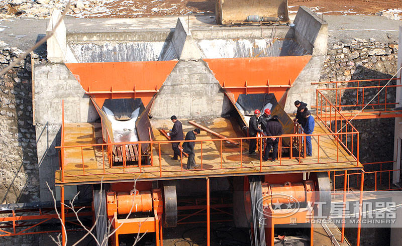 振動給料機安裝現(xiàn)場