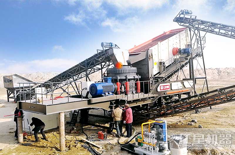 小型移動(dòng)式碎石機(jī)客戶現(xiàn)場(chǎng)