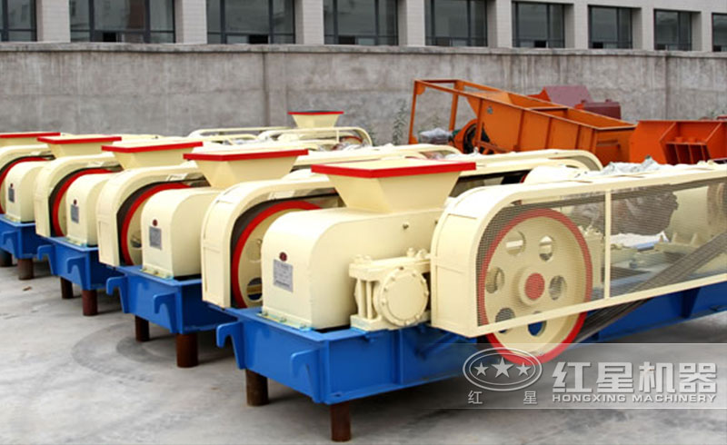 大型對輥式破碎機(jī)實拍圖