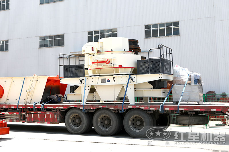 準備發(fā)往廣西的小型石子磨砂機