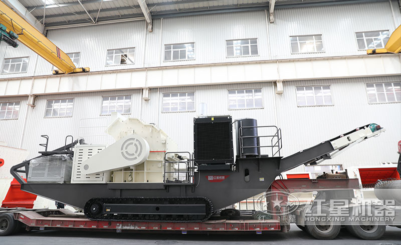 履帶式破碎機(jī)裝車 履帶式破碎機(jī)裝車