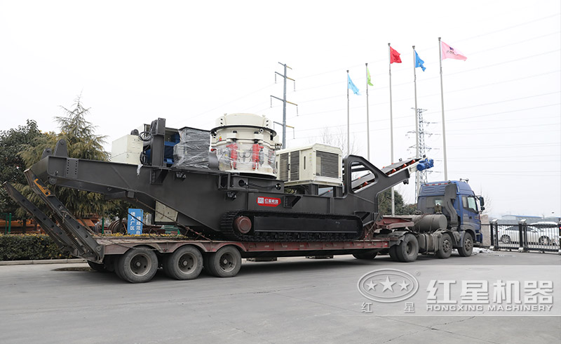 履帶式粉碎機發(fā)貨現(xiàn)場