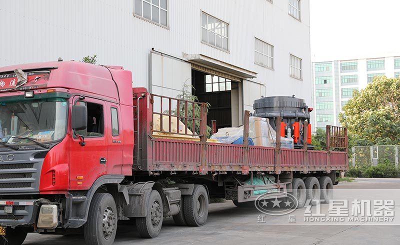 Φ1200圓錐破碎機(jī)發(fā)貨現(xiàn)場