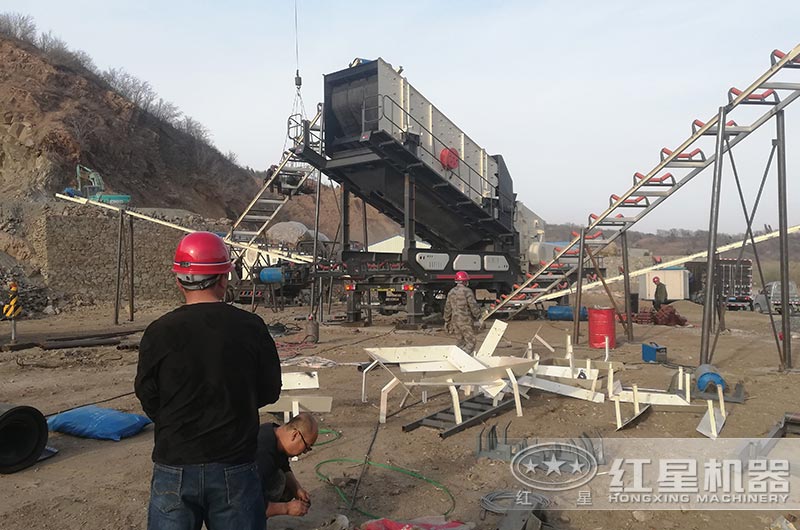 大型移動(dòng)石子機(jī)設(shè)備抵達(dá)客戶現(xiàn)場(chǎng)