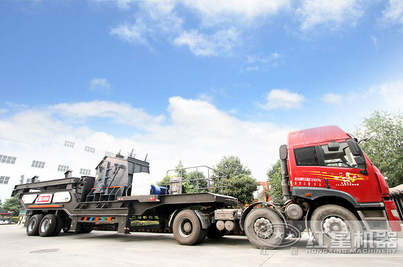 大型流動碎石機發(fā)貨現(xiàn)場