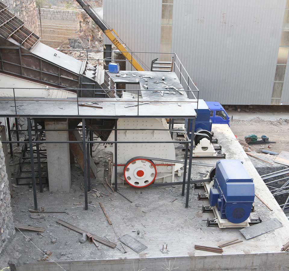 河南新鄉(xiāng)大型石子破碎生產(chǎn)線現(xiàn)場(chǎng)