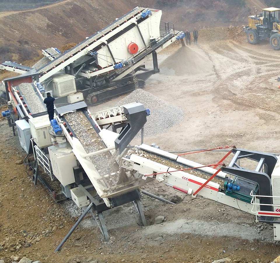 山東煙臺履帶式移動破碎站客戶現(xiàn)場