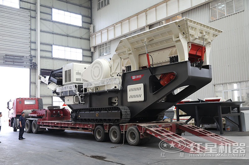 又一臺移動式建筑垃圾破碎機發(fā)貨了