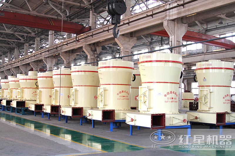 高強磨粉機生產車間，廠家有現(xiàn)貨提供