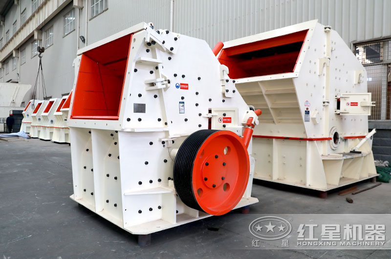 反擊式破碎機(jī)圖片