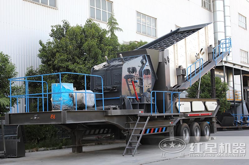 圖2:移動破碎石頭的機器_反擊式 圖2:移動破碎石頭的機器_反擊式