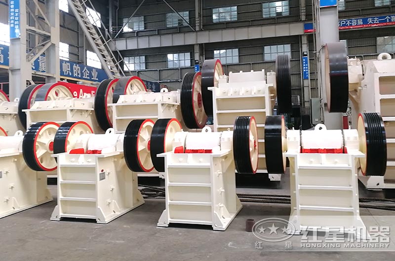 小型顎式碎石機(jī)圖片