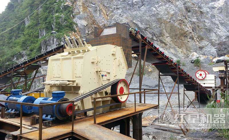 PF1010反擊式破碎機生產現(xiàn)場圖