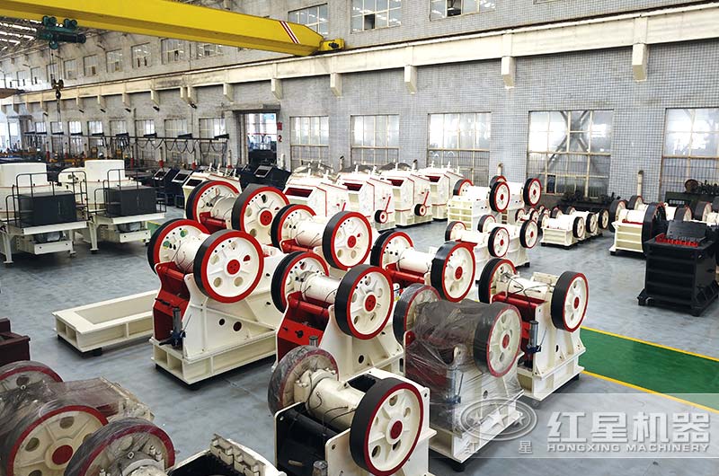 紅星顎式破碎機生產(chǎn)車間 紅星顎式破碎機生產(chǎn)車間