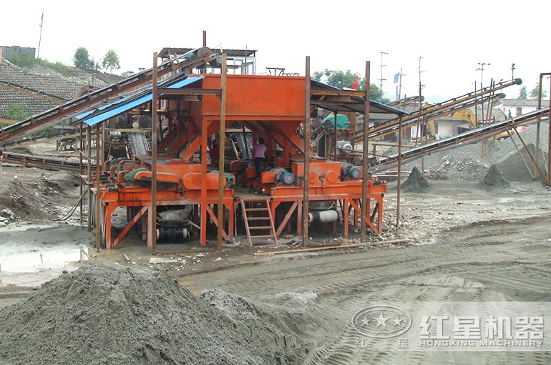 對輥機(jī)作業(yè)現(xiàn)場圖片 對輥機(jī)作業(yè)現(xiàn)場圖片