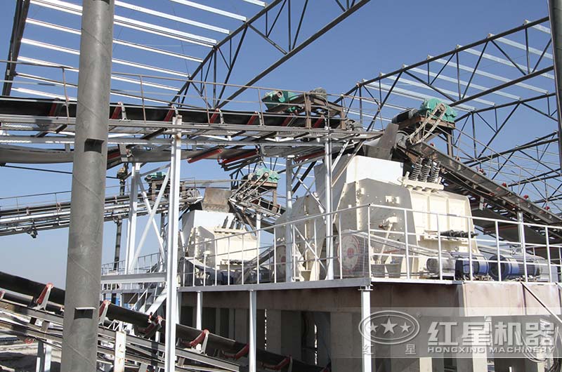 質(zhì)量較佳的大型石頭破碎機(jī)生產(chǎn)效率高、價格略貴