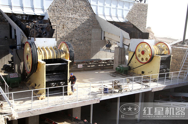 兩臺57顎破機助力大型砂石廠生產