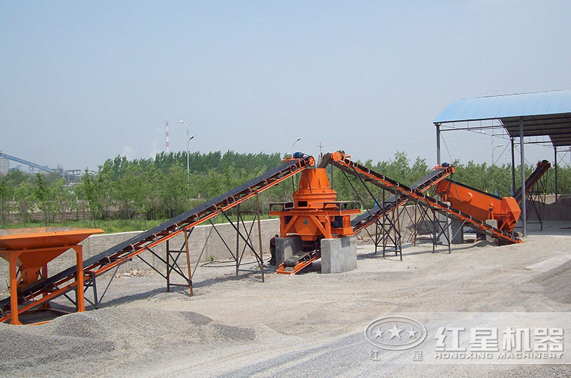 小型制砂機(jī)作業(yè)現(xiàn)場(chǎng)圖