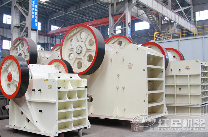 大石頭破碎機(jī)_顎式破碎機(jī)廠區(qū)實拍圖