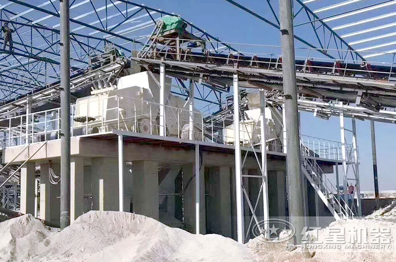 反擊破碎機(jī)生產(chǎn)現(xiàn)場(chǎng)，河北大型砂石生產(chǎn)線