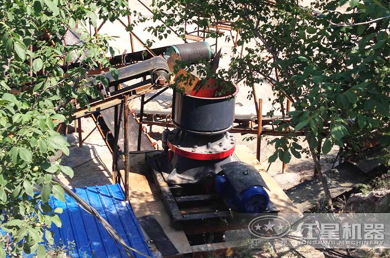 安徽日產(chǎn)六千噸碎石作業(yè)現(xiàn)場